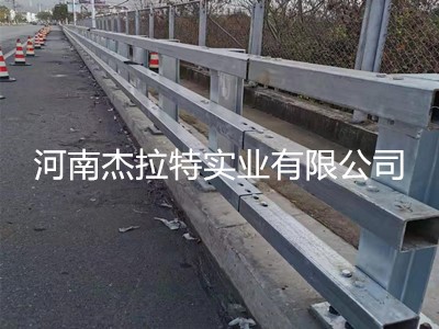 安徽黄山防撞桥梁护栏实地安装